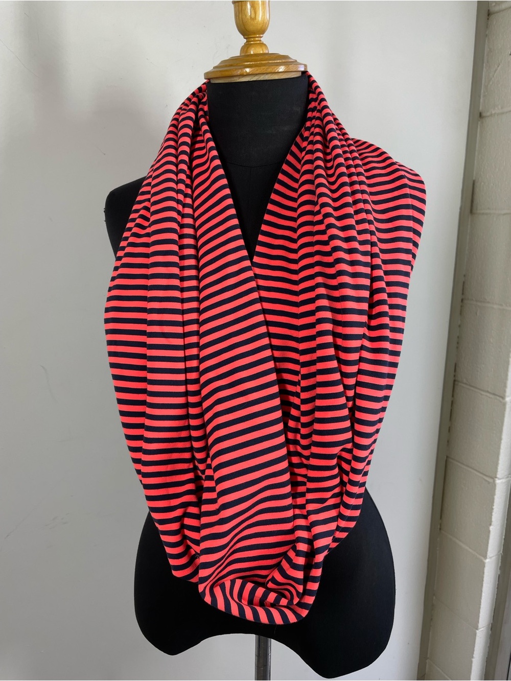 Lululemon Coral Red Navy Striped Vinyasa Infinity Scarf Snap Wrap Yoga Travel